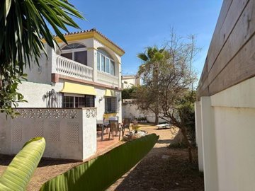 1447-648098-78d1f4f8b6655591b02d22fabb36a692d