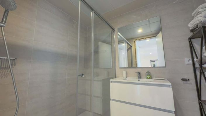 Image No.21-2 Bed Apartment for sale