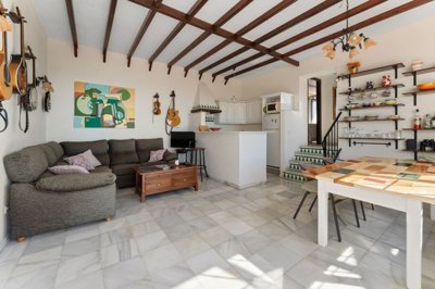 1447-645553-78d1f4f8b6655591b02d22fabb36a692d