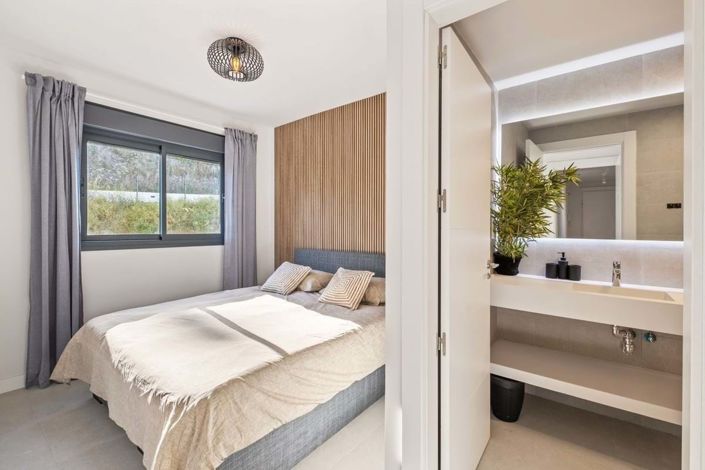 Image No.14-2 Bed Apartment for sale