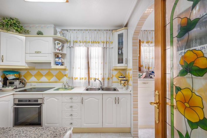 Image No.11-4 Bed Townhouse for sale