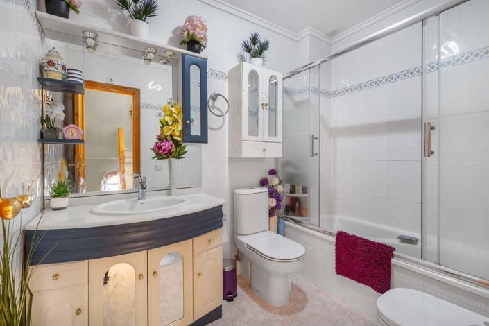 Image No.21-4 Bed Townhouse for sale