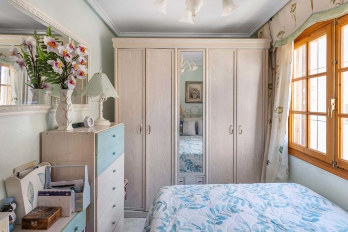 Image No.23-4 Bed Townhouse for sale