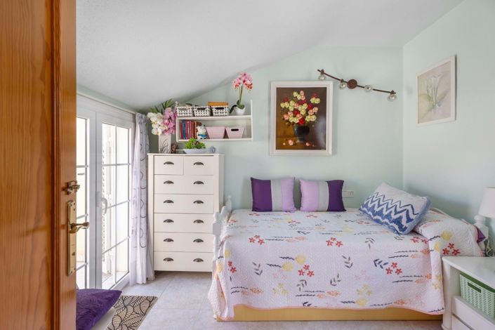 Image No.26-4 Bed Townhouse for sale