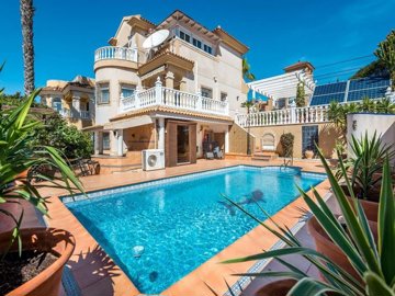 Villa de 5 chambres à vendre à Villamartin