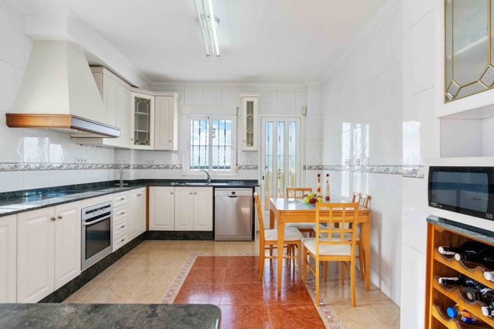 Image No.10-5 Bed Villa for sale