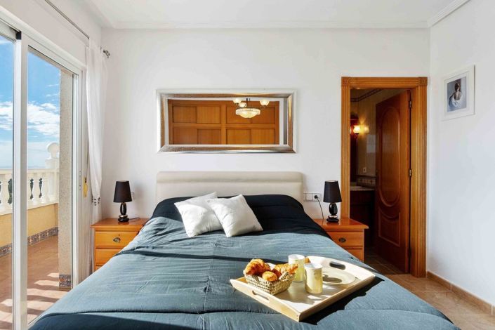 Image No.16-5 Bed Villa for sale