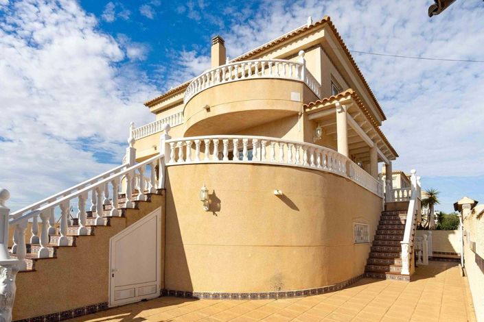 Image No.22-5 Bed Villa for sale