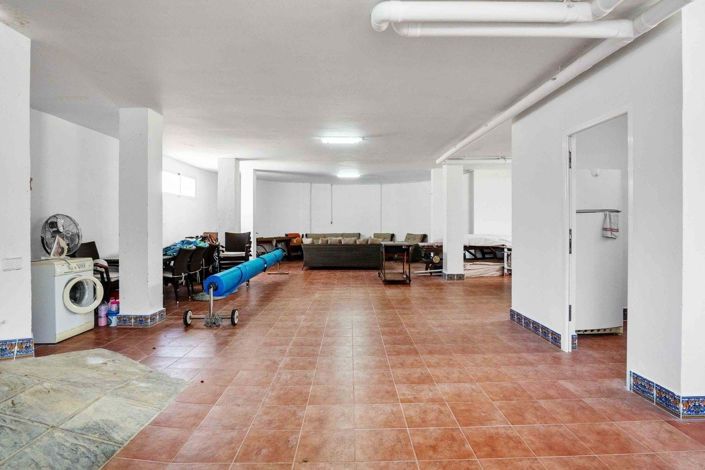 Image No.38-5 Bed Villa for sale