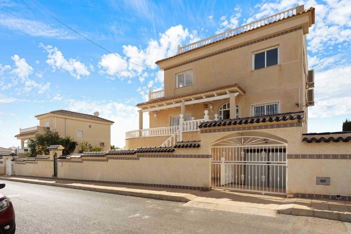 Image No.7-5 Bed Villa for sale