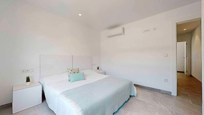 Image No.10-3 Bed Apartment for sale