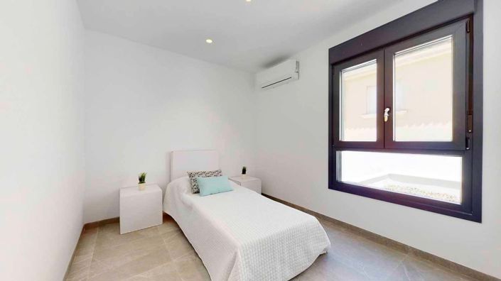 Image No.13-3 Bed Apartment for sale