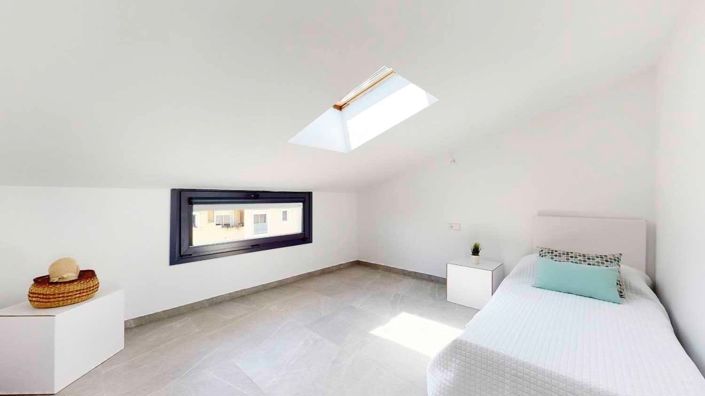 Image No.17-3 Bed Apartment for sale