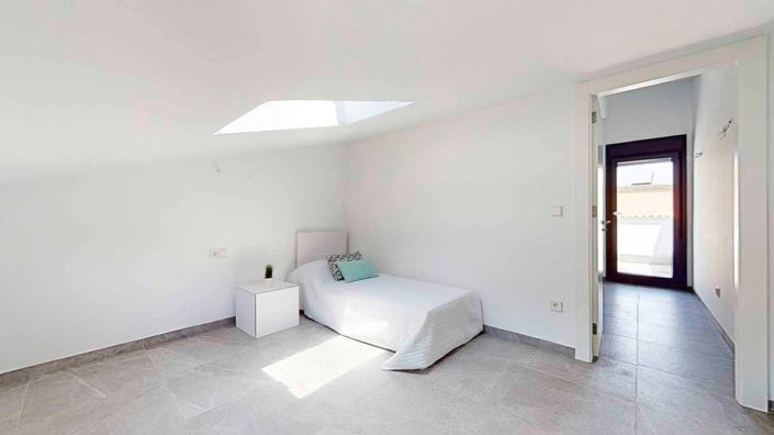 Image No.18-3 Bed Apartment for sale