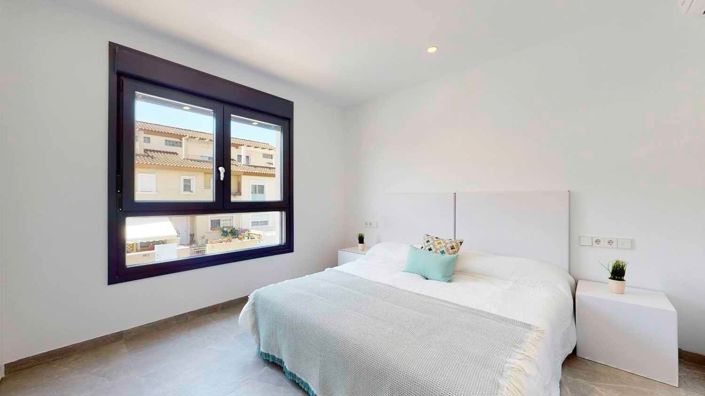 Image No.9-3 Bed Apartment for sale