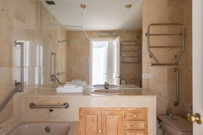 1447-646868-78d1f4f8b6655591b02d22fabb36a692d