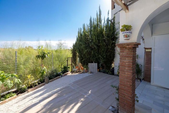 Image No.17-3 Bed Property for sale