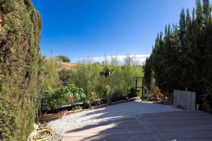 Image No.18-3 Bed Property for sale