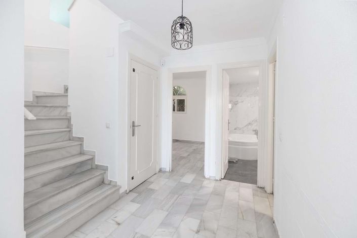 Image No.21-3 Bed Property for sale