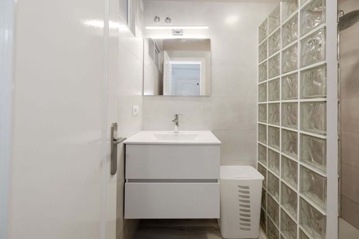 Image No.24-3 Bed Property for sale