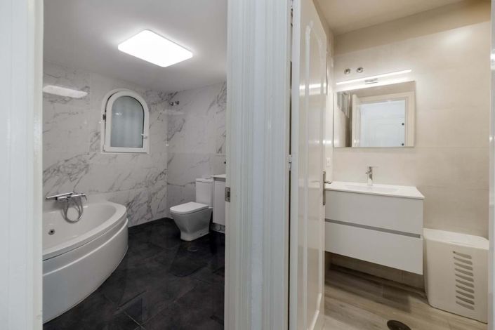 Image No.25-3 Bed Property for sale