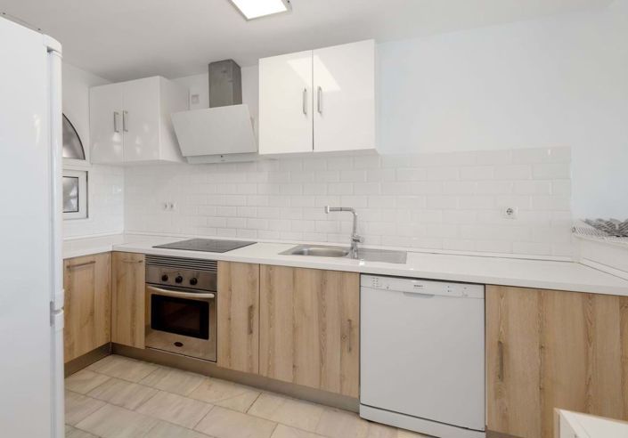 Image No.37-3 Bed Property for sale