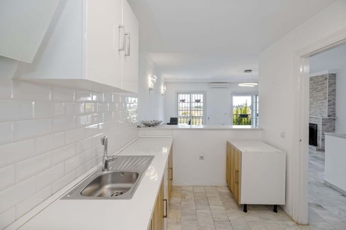 Image No.39-3 Bed Property for sale