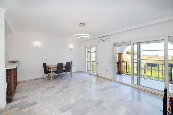 Image No.41-3 Bed Property for sale