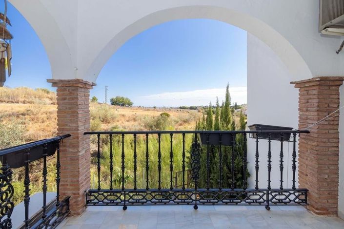 Image No.5-3 Bed Property for sale