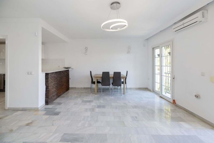 Image No.7-3 Bed Property for sale