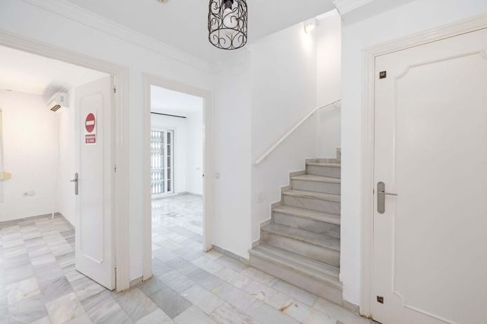 Image No.9-3 Bed Property for sale