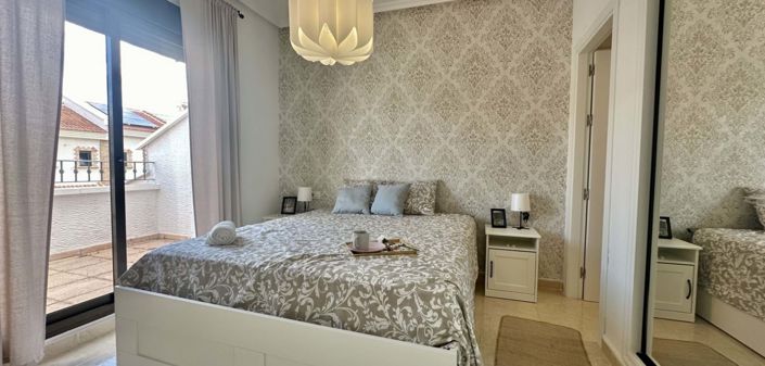 Image No.35-3 Bed Townhouse for sale