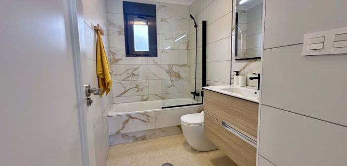 Image No.37-3 Bed Townhouse for sale