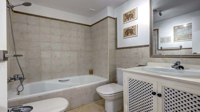 Image No.16-2 Bed Apartment for sale