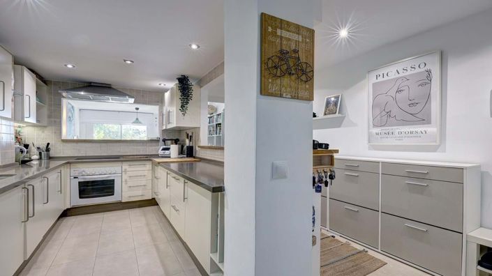 Image No.8-2 Bed Apartment for sale