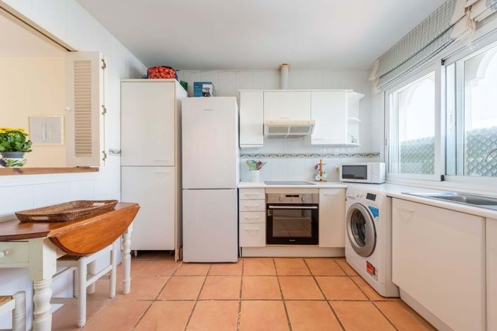 Image No.8-2 Bed Apartment for sale