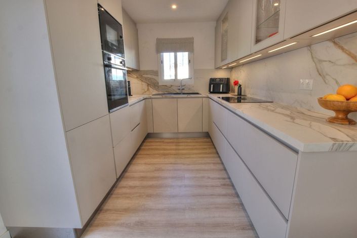 Image No.8-2 Bed Villa for sale