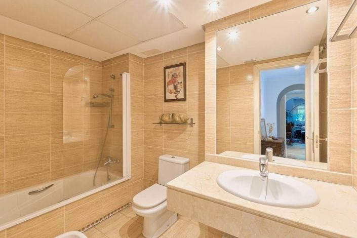 Image No.19-3 Bed Apartment for sale