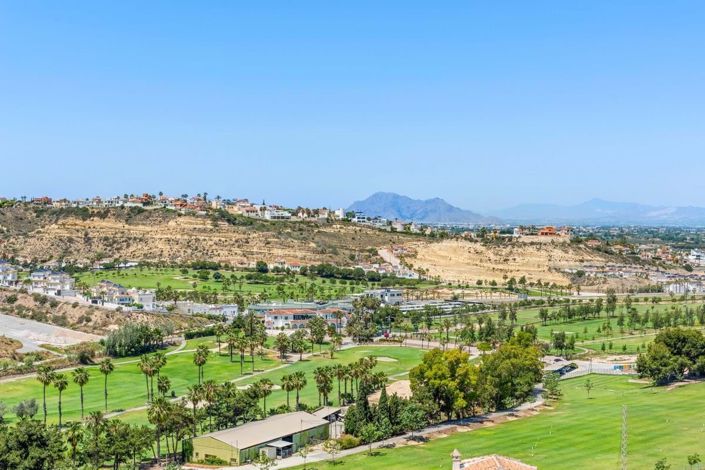 Image No.16-3 Bed Semi-Detached for sale