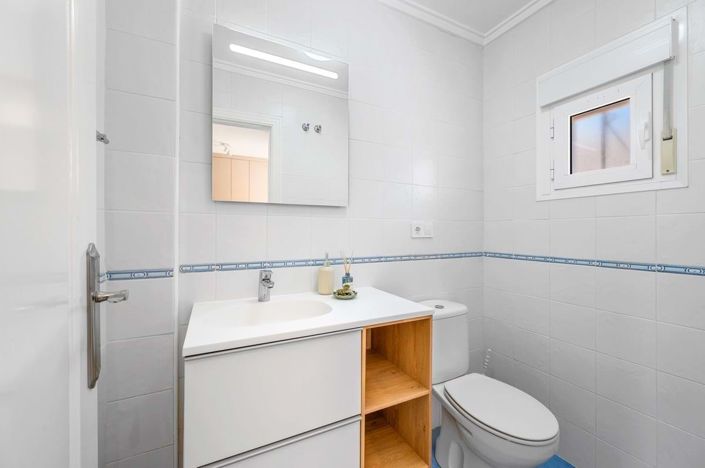 Image No.22-3 Bed Semi-Detached for sale