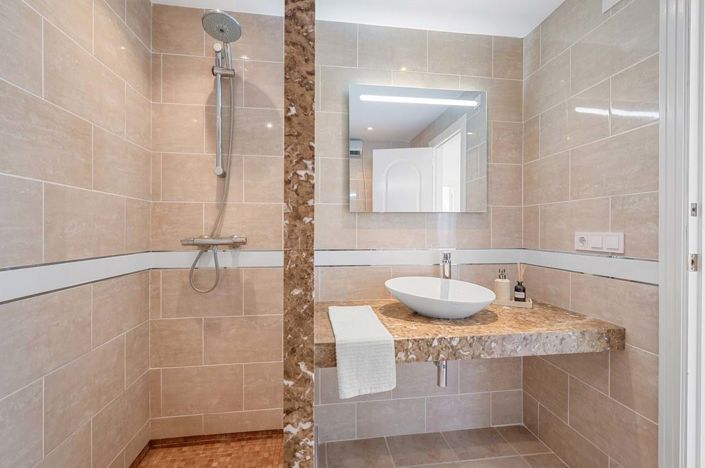 Image No.31-3 Bed Semi-Detached for sale