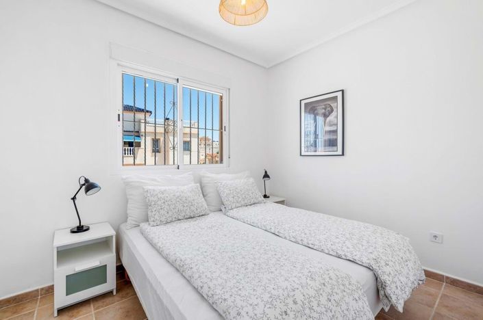 Image No.32-3 Bed Semi-Detached for sale