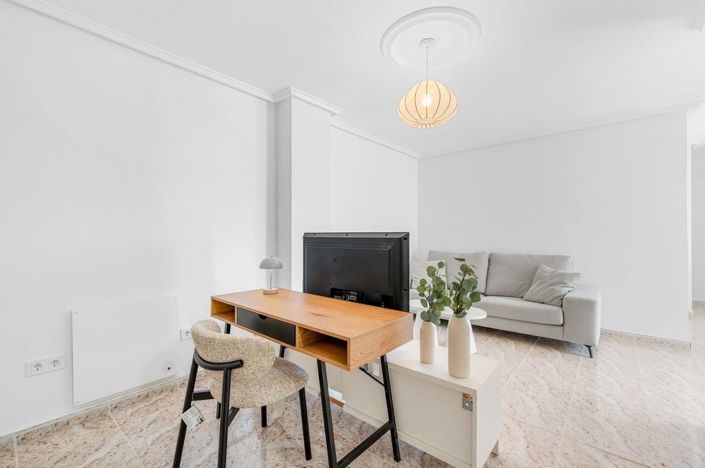 Image No.39-3 Bed Semi-Detached for sale