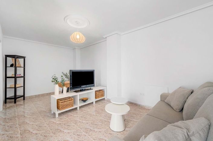 Image No.40-3 Bed Semi-Detached for sale