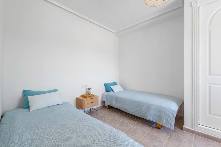 Image No.41-3 Bed Semi-Detached for sale