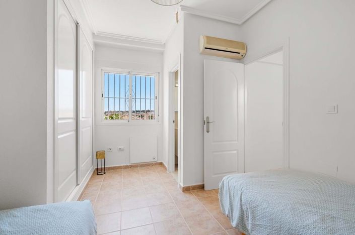 Image No.42-3 Bed Semi-Detached for sale