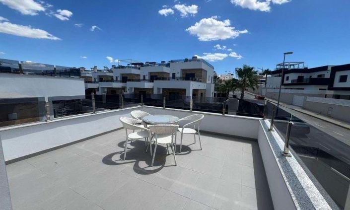 Image No.10-3 Bed Villa for sale