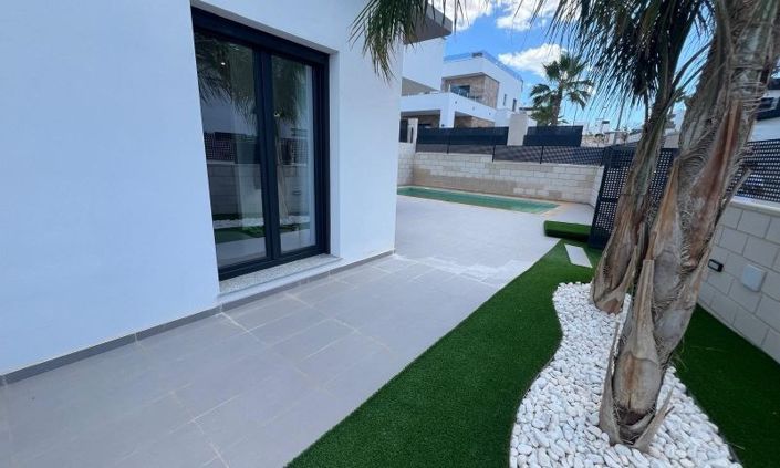 Image No.17-3 Bed Villa for sale