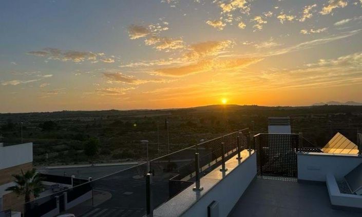 Image No.35-3 Bed Villa for sale