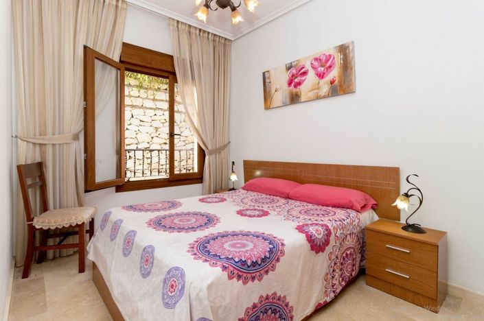 Image No.13-2 Bed Townhouse for sale